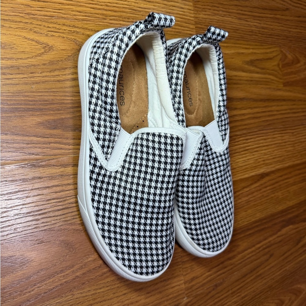 Maurices Sienna slip-on sneakers black and white houndstooth size 6